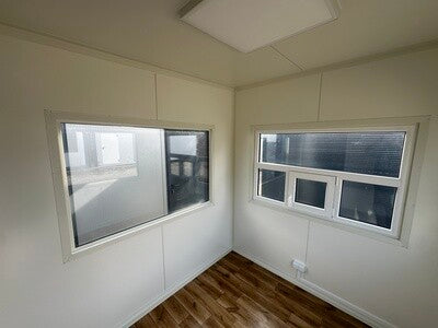 Bürocontainer / Pförtnerhaus 2,60 x 2,40 m Neu