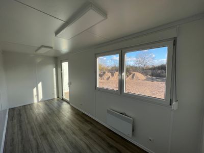 Bürocontainer 6,00 x 2,44 Glastür mit Rollladen