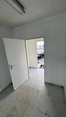 Gebrauchter Büro- / Mannschaftscontainer 20’ 6.055 × 2.438 mm
