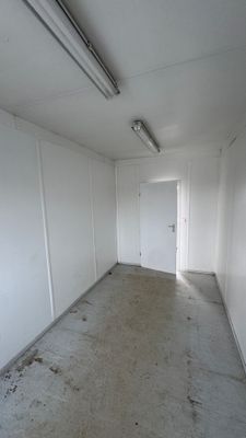 Gebrauchter Büro- / Mannschaftscontainer 20’ 6.055 × 2.438 mm