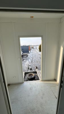 Gebrauchter Büro- / Mannschaftscontainer 20’ 6.055 × 2.438 mm