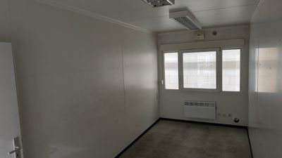 Gebrauchter Büro- / Mannschaftscontainer 20’ 6.055 × 2.438 mm