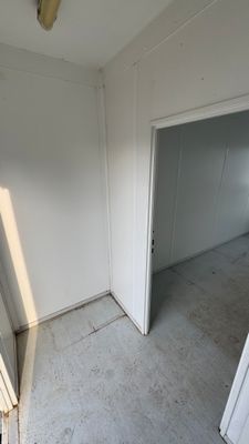 Gebrauchter Büro- / Mannschaftscontainer 20’ 6.055 × 2.438 mm