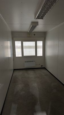 Gebrauchter Büro- / Mannschaftscontainer 20’ 6.055 × 2.438 mm